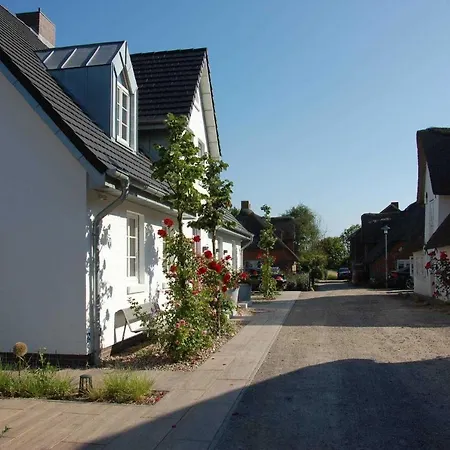 Casa de Férias Stilvolle Doppelhaushaelfte Im Malerischen Wyk-boldixum,li Wyk auf Föhr