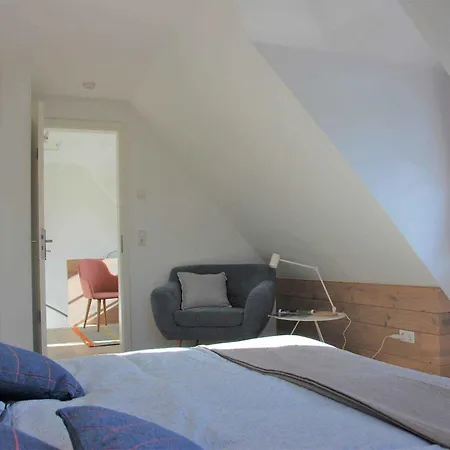 Casa de Férias Stilvolle Doppelhaushaelfte Im Malerischen Wyk-boldixum,li