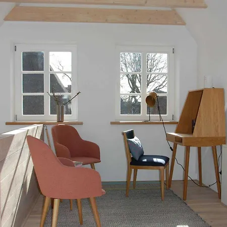 Stilvolle Doppelhaushaelfte Im Malerischen Wyk-boldixum,li Casa de Férias *