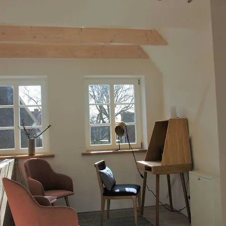 Casa de Férias Stilvolle Doppelhaushaelfte Im Malerischen Wyk-boldixum,li Wyk auf Föhr
